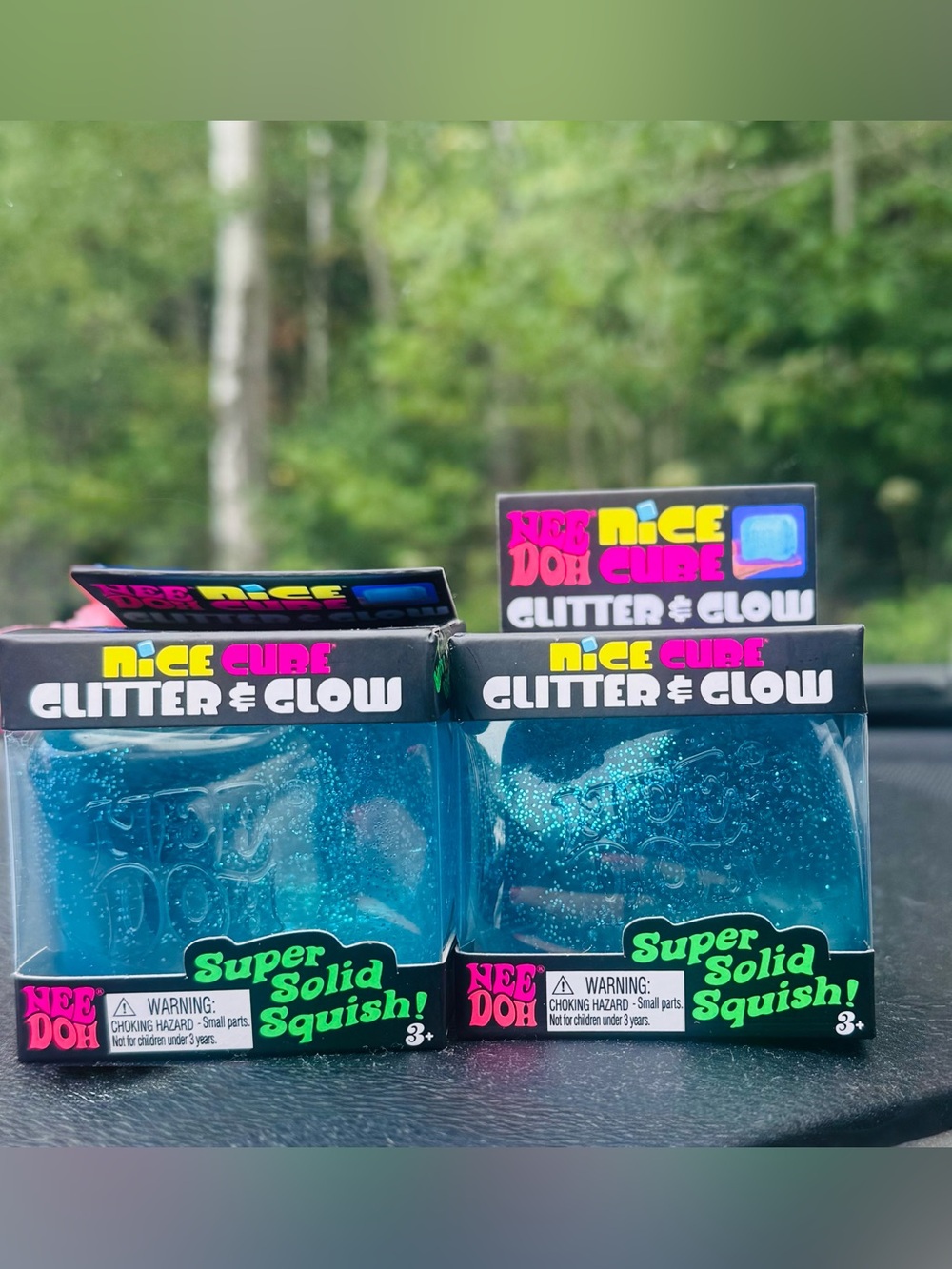 Needoh. Glitter & Glow Super Solid Squish!